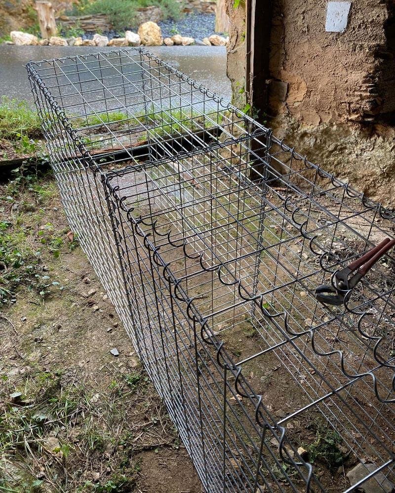 Building gabion walls at a nossa Casa Grande