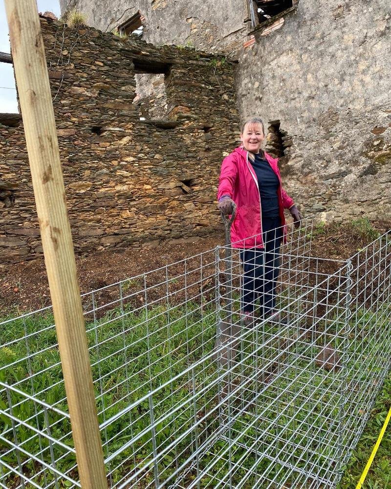 Building abion walls is Julie's new favourite pastime!