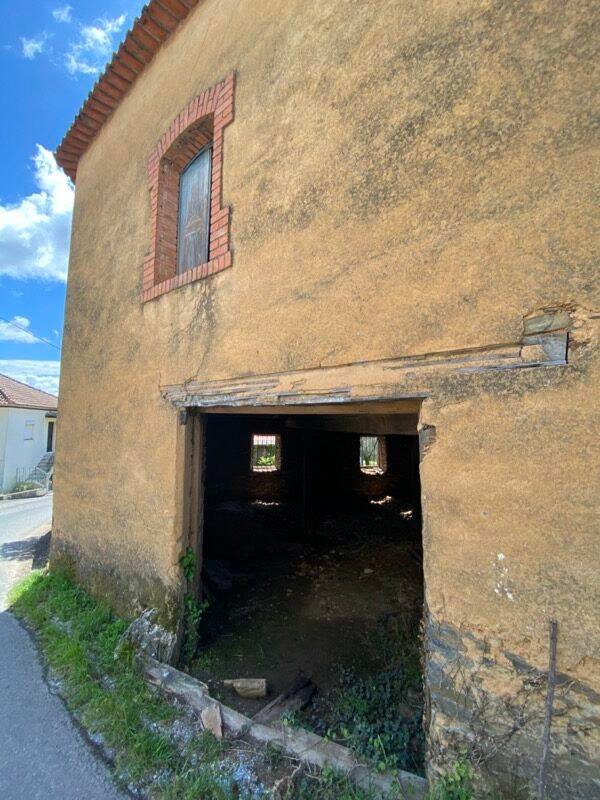 Entrance to the adega (cellar)