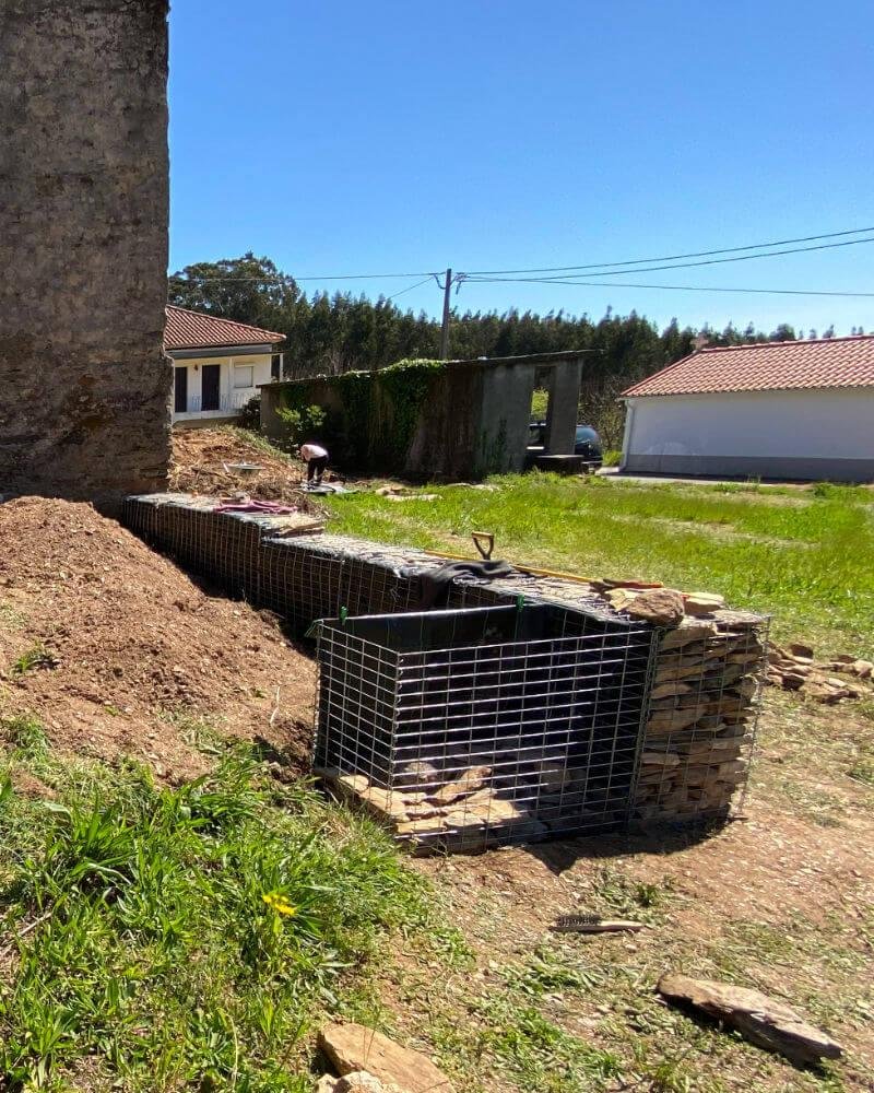 Making a return on the gabion wall