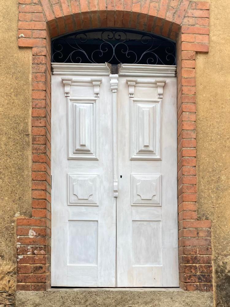 Casa Grande entrance doors with primer