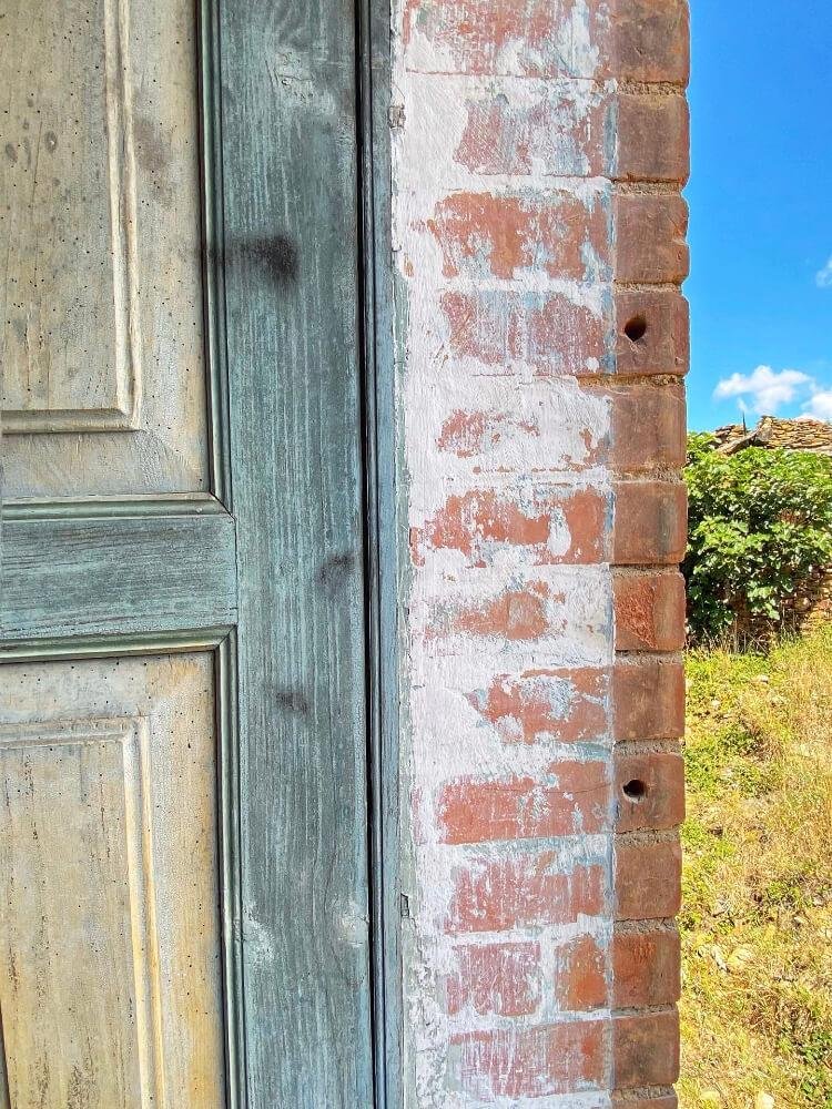 Arched window shutters