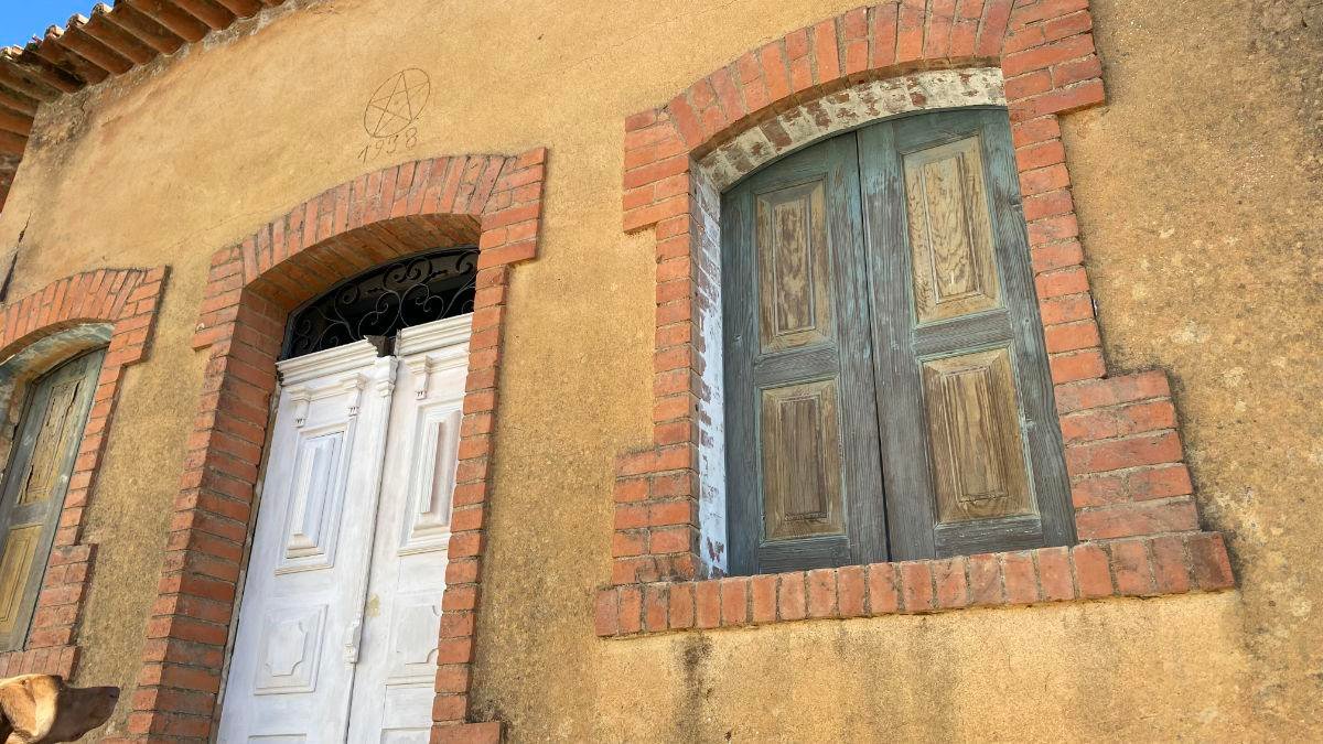 Windows and doors at a nossa Casa Grande