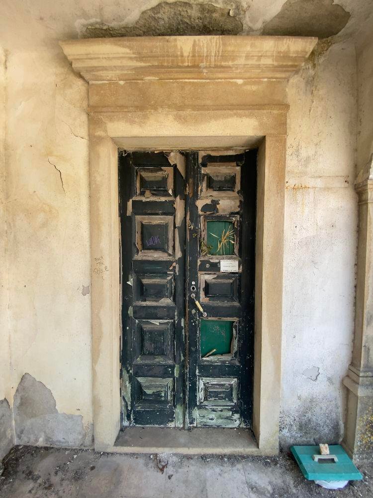 Traditional Portugues green door in Tomar Traditional Portugues green door in Tomar