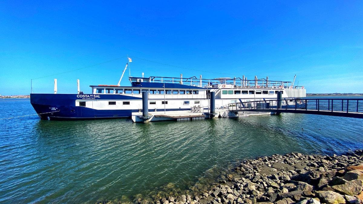 Paddle Boat Restaurant and club on the Aveiro Lagoon at Costa Nova