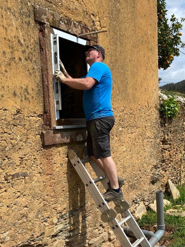 Checking the levels on the window installation