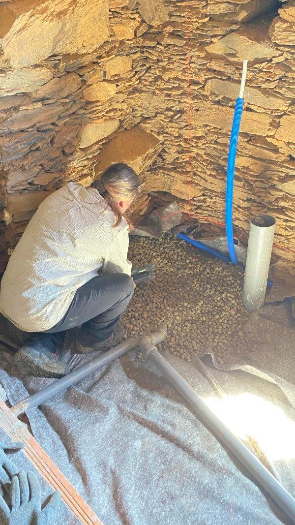 Julie laying the limecrete floor Julie laying the limecrete floor